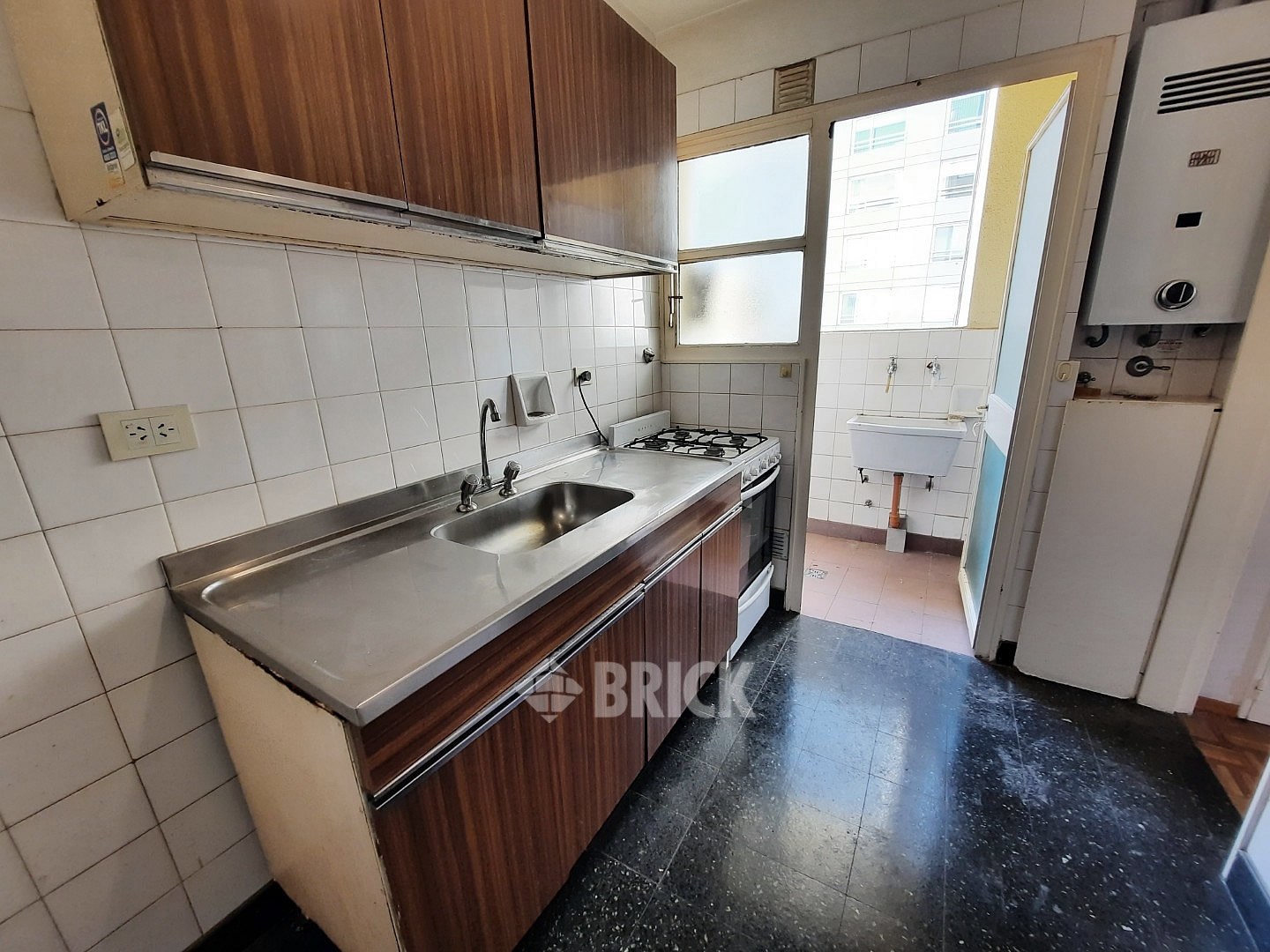 THAMES al 2100 Piso 4 20