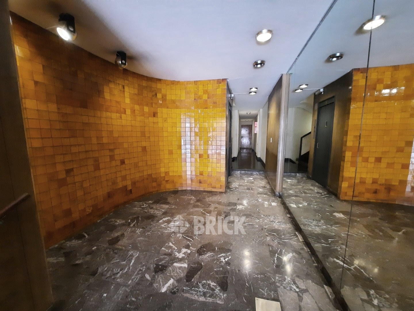 THAMES al 2100 Piso 4 28