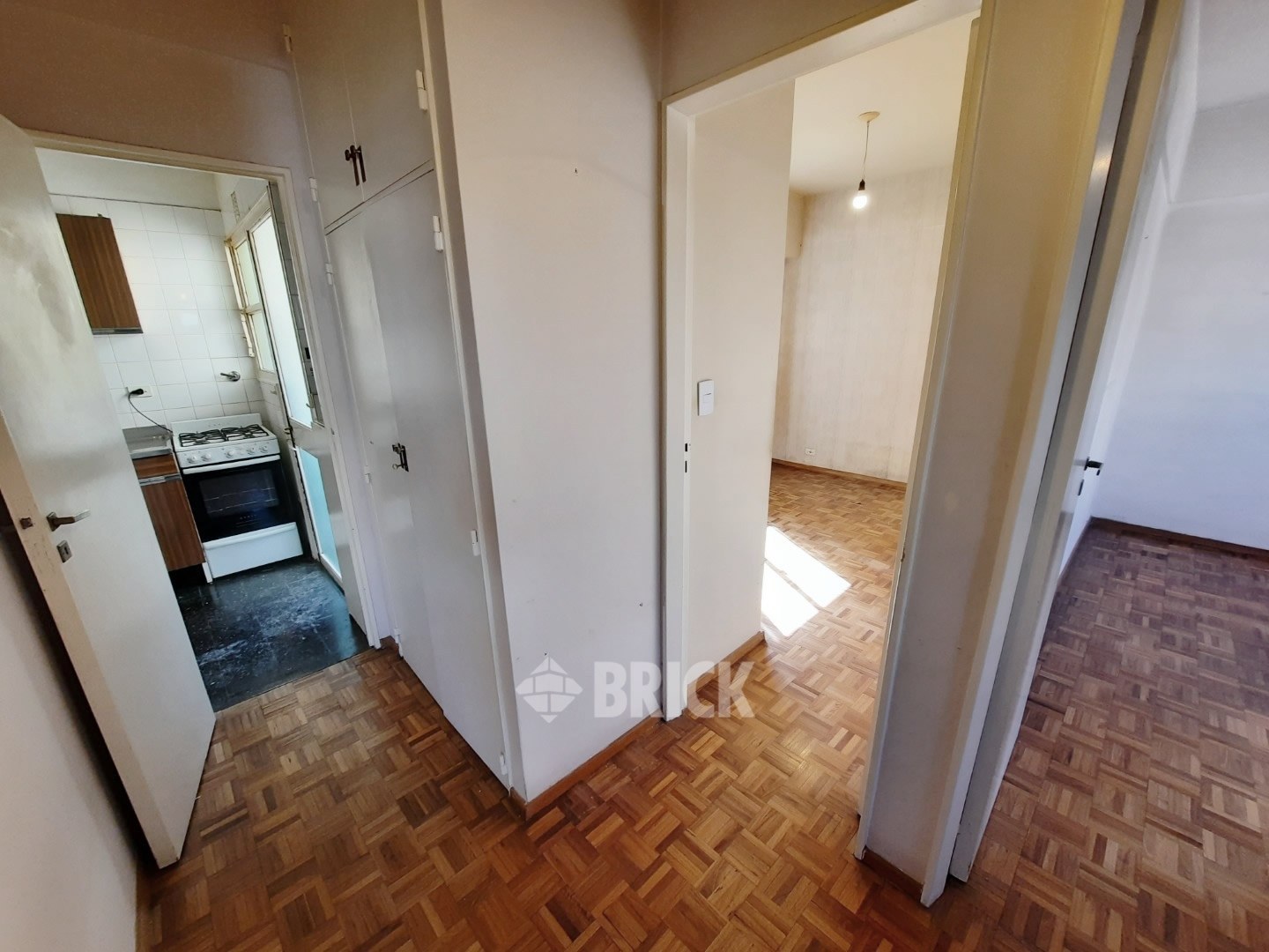 THAMES al 2100 Piso 4 8