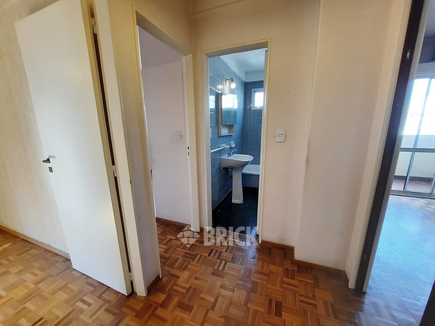 THAMES al 2100 Piso 4 9