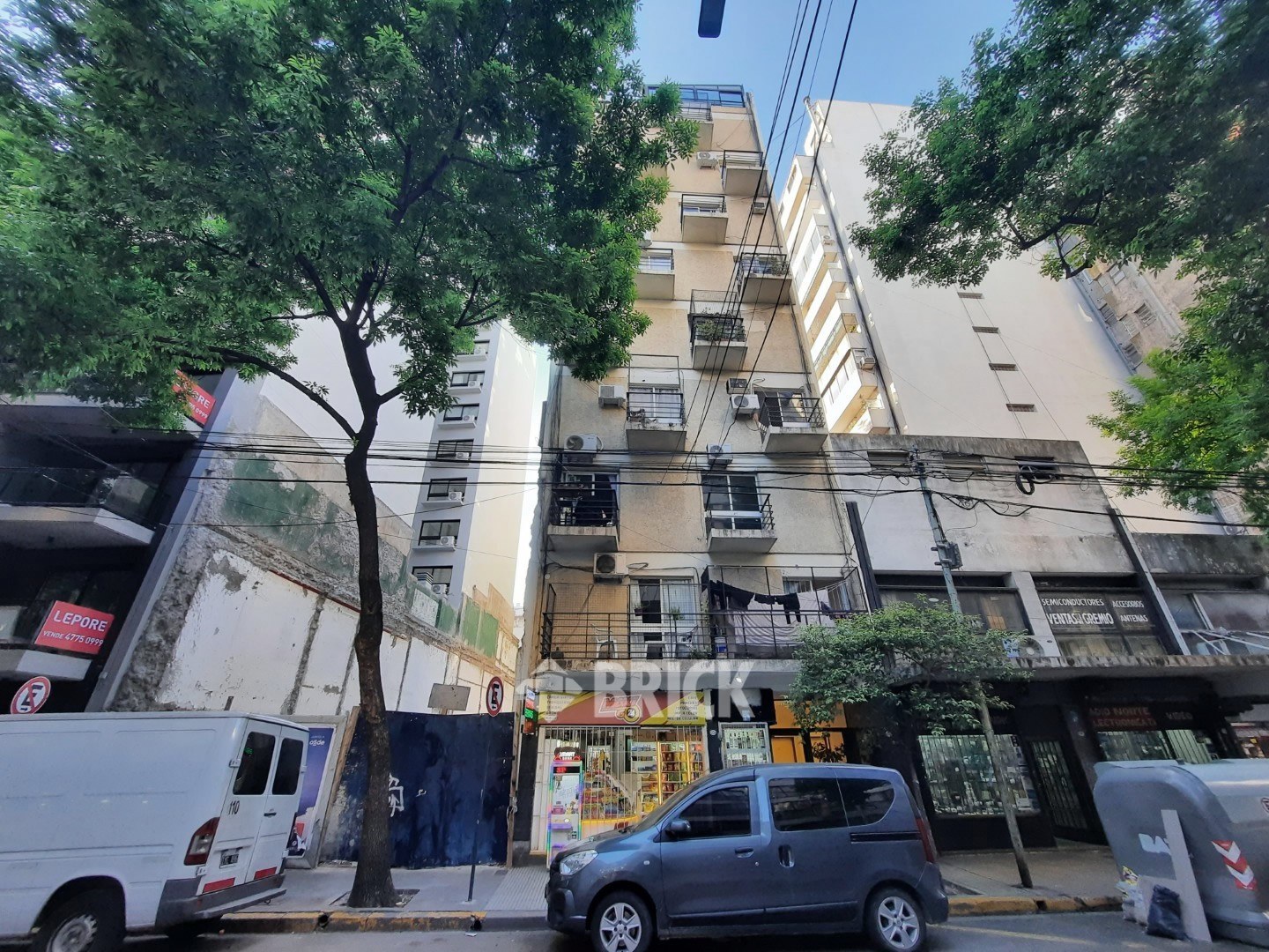 ECUADOR al 1300 Piso 8 20