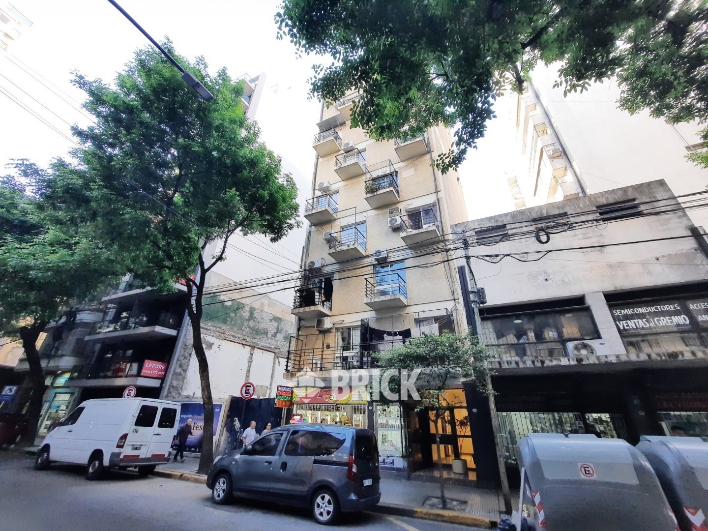 ECUADOR al 1300 Piso 8 21