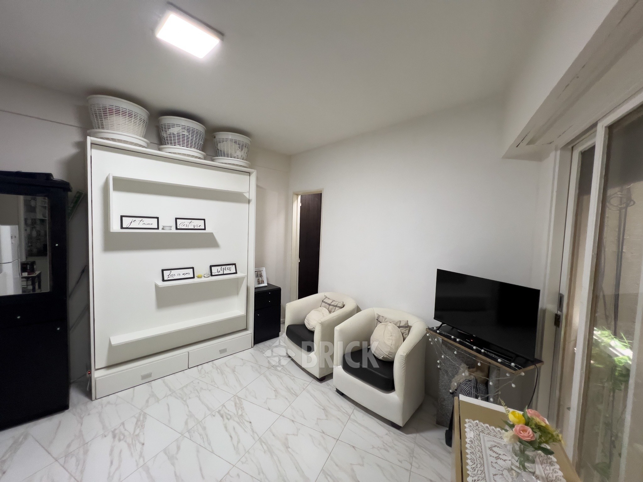 PERON, EVA, AV. al 1500 Piso 5 5