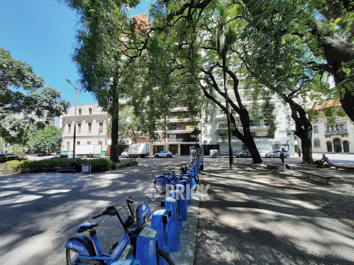 SALGUERO, JERONIMO al 1700 Piso 2 29