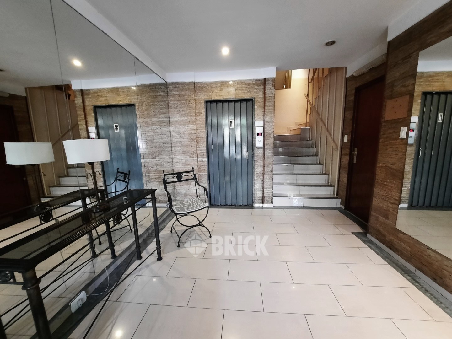 CONDE al 1000 Piso 3 16