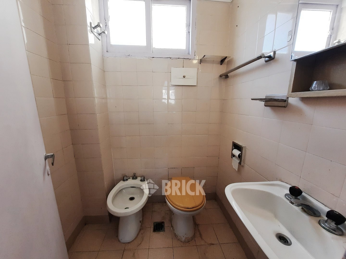 CONDE al 1000 Piso 3 9