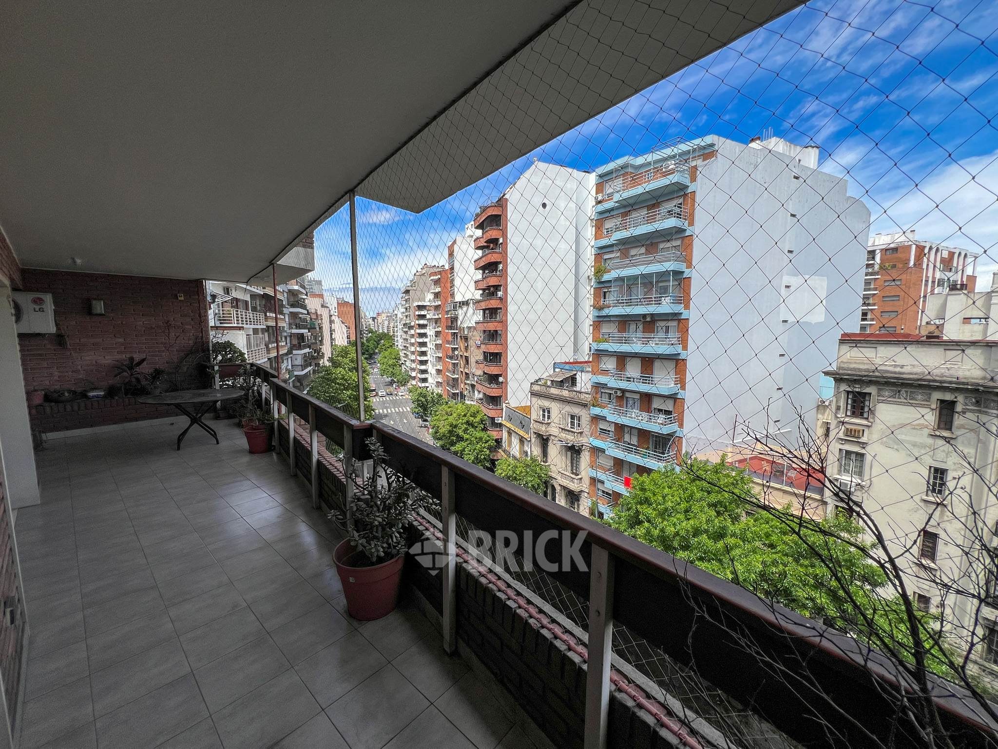 ALBERDI, JUAN B., AV. al 1000 Piso 6 11