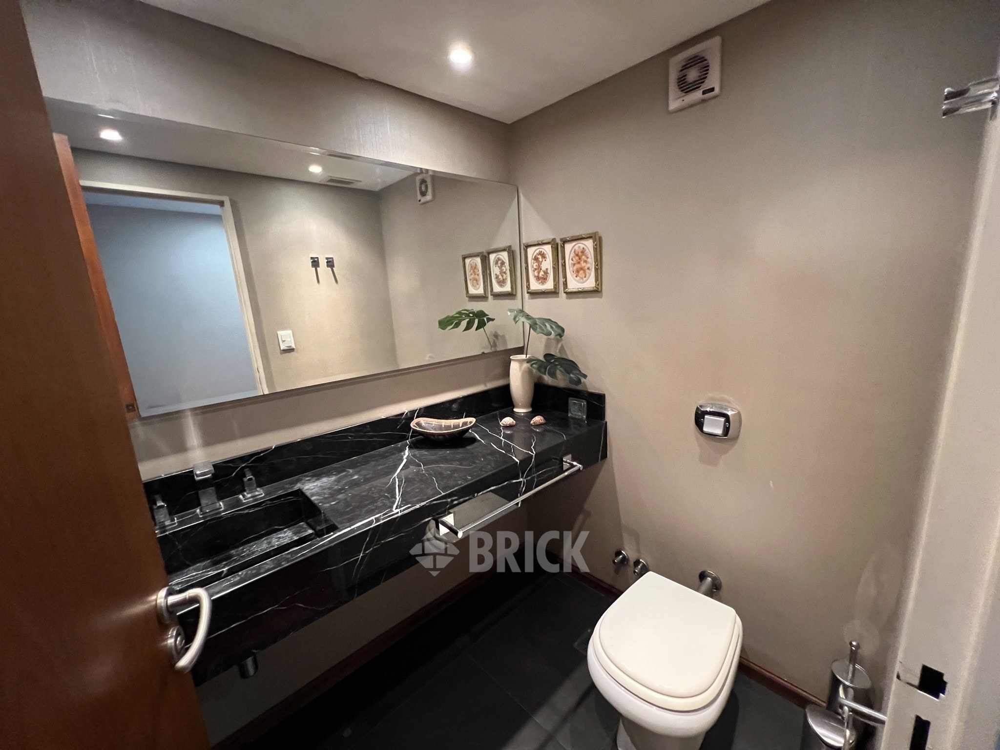 ALBERDI, JUAN B., AV. al 1000 Piso 6 18