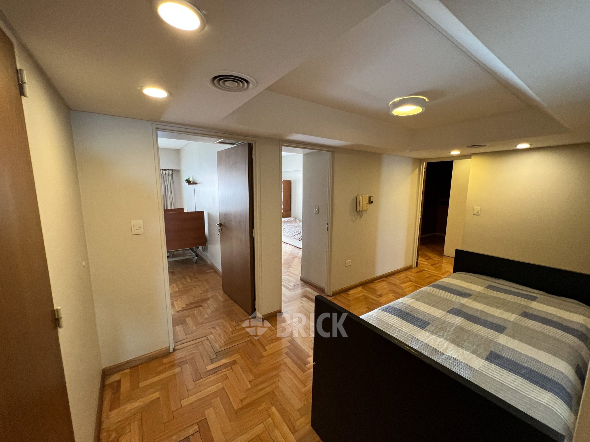 ALBERDI, JUAN B., AV. al 1000 Piso 6 19