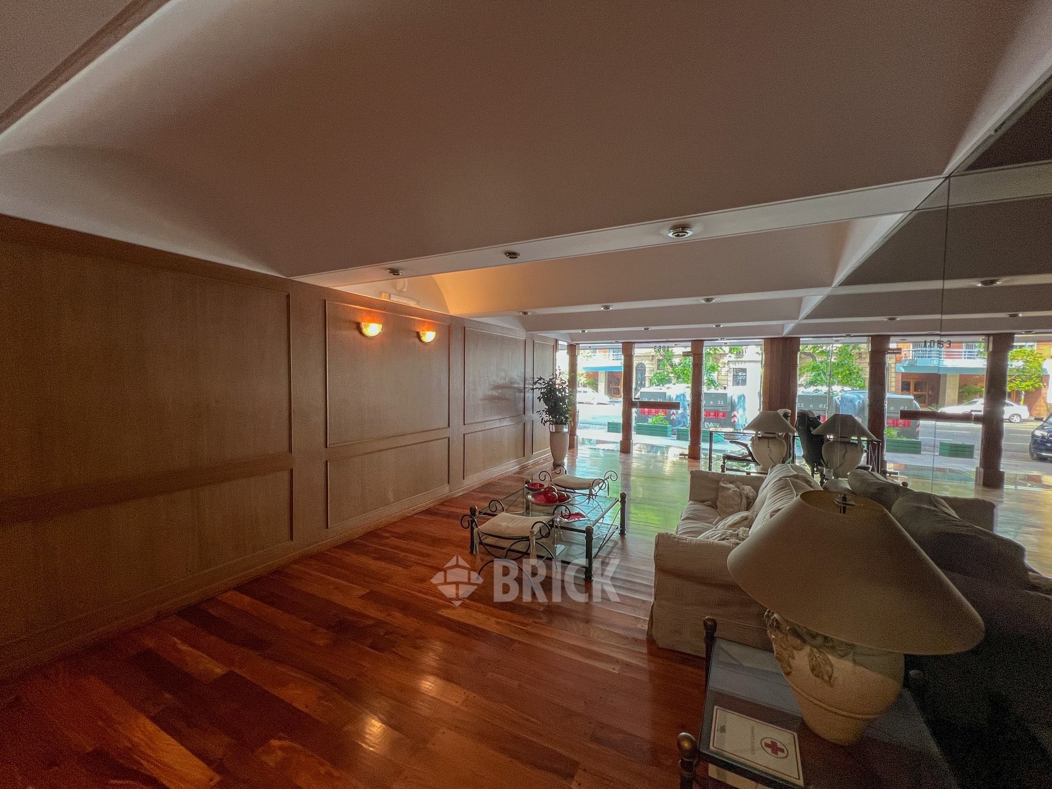 ALBERDI, JUAN B., AV. al 1000 Piso 6 50