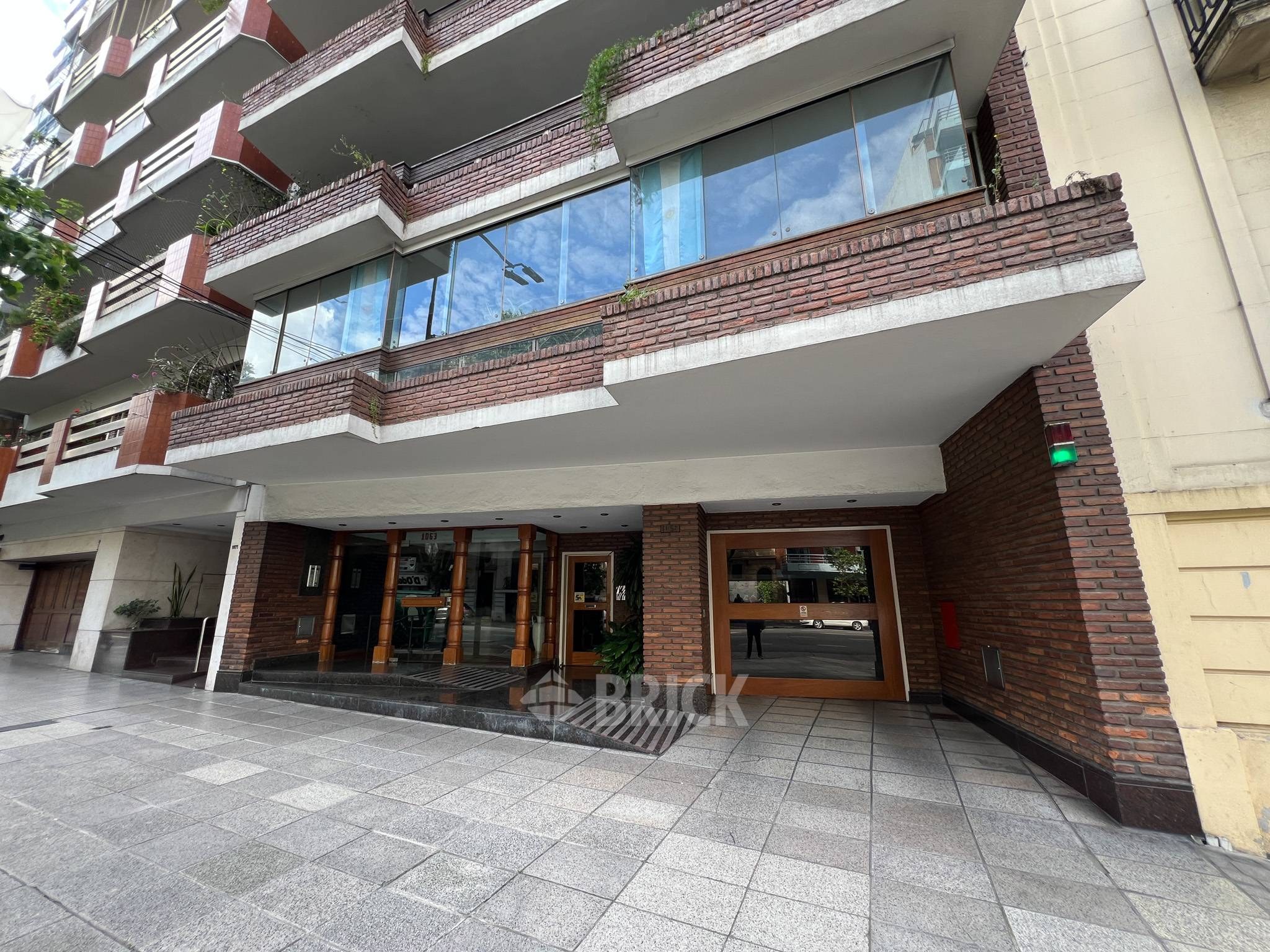 ALBERDI, JUAN B., AV. al 1000 Piso 6 53