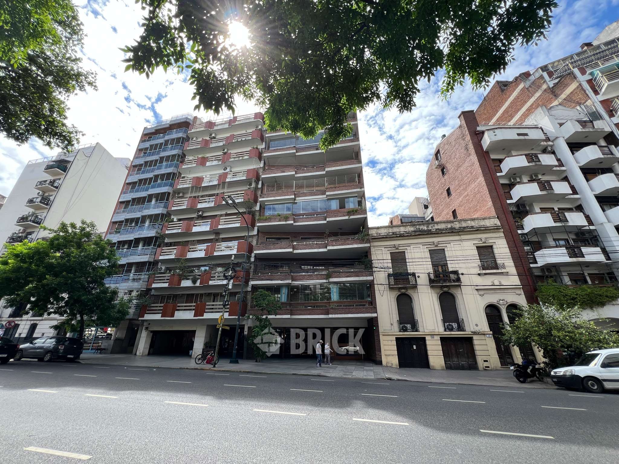 ALBERDI, JUAN B., AV. al 1000 Piso 6 54