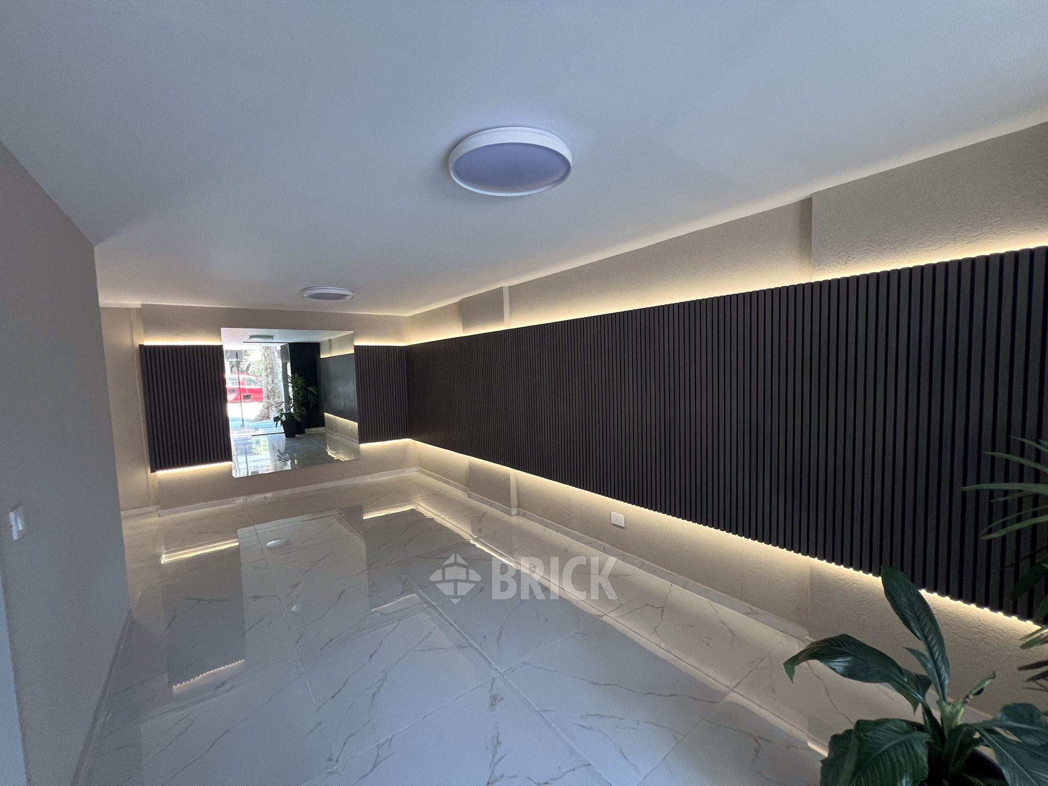 ALVAREZ, JULIAN al 700 Piso 1 25