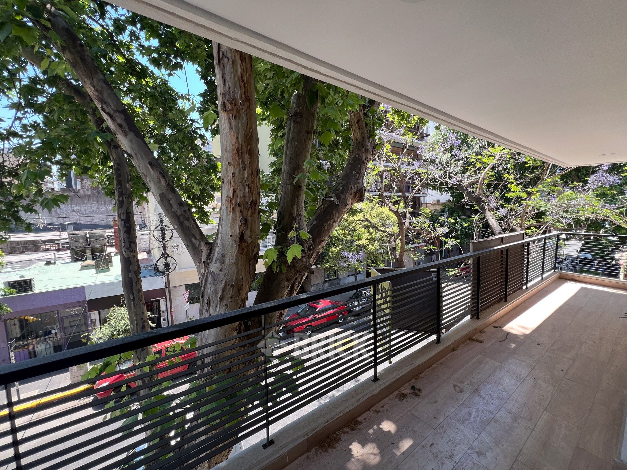 ALVAREZ, JULIAN al 700 Piso 1 4