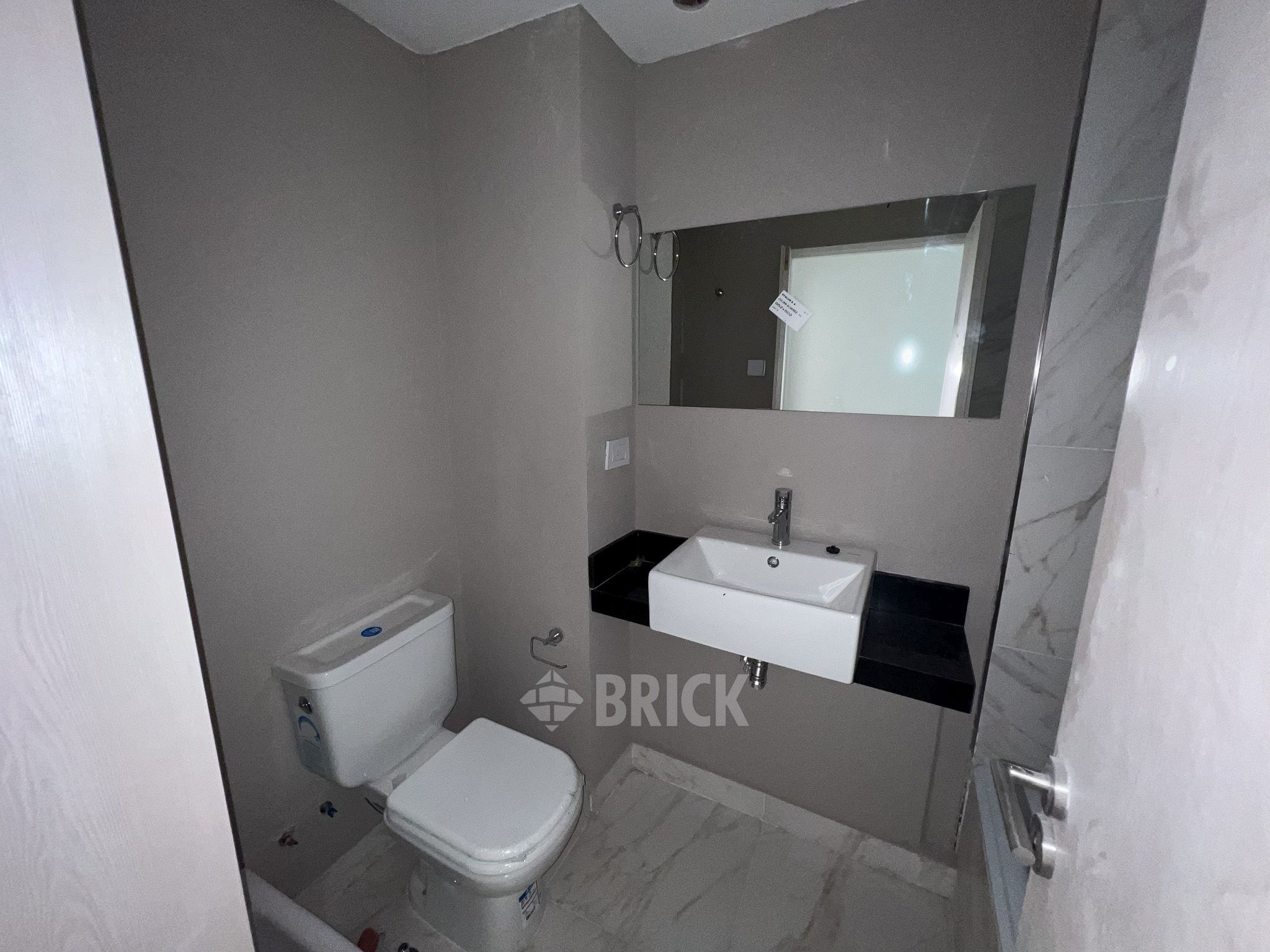 ALVAREZ, JULIAN al 700 Piso 2 13