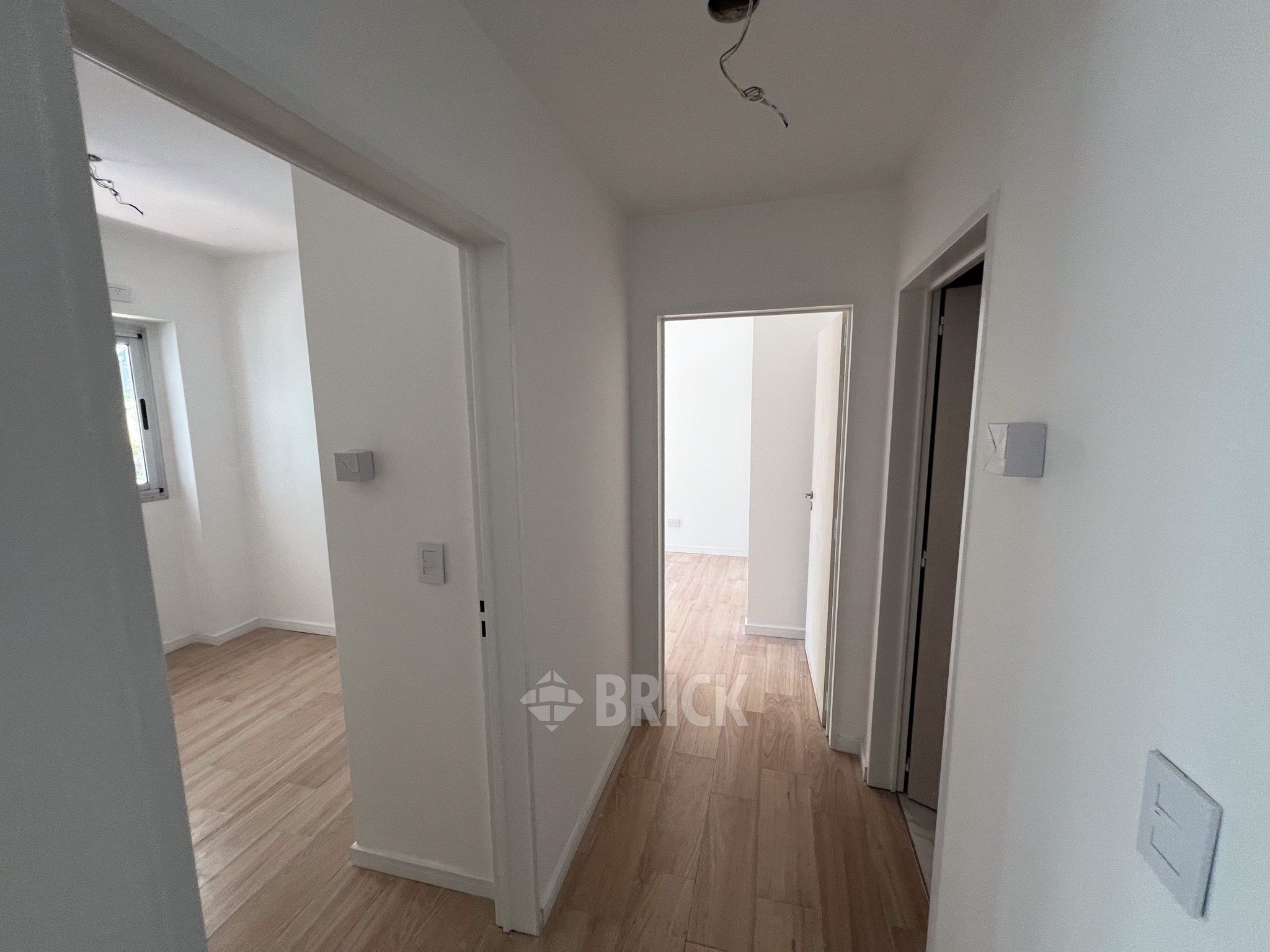 ALVAREZ, JULIAN al 700 Piso 2 8