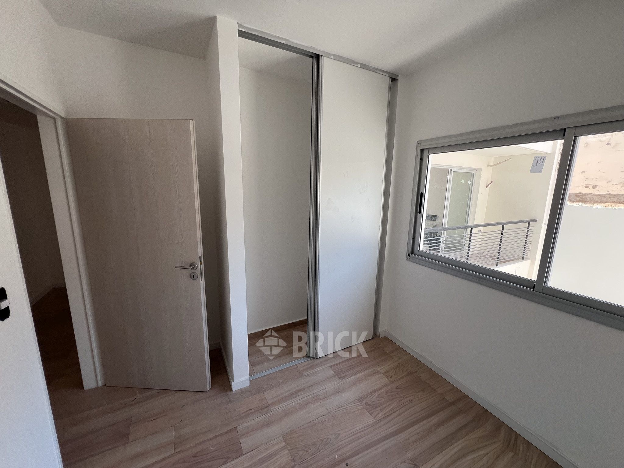 ALVAREZ, JULIAN al 700 Piso 2 13