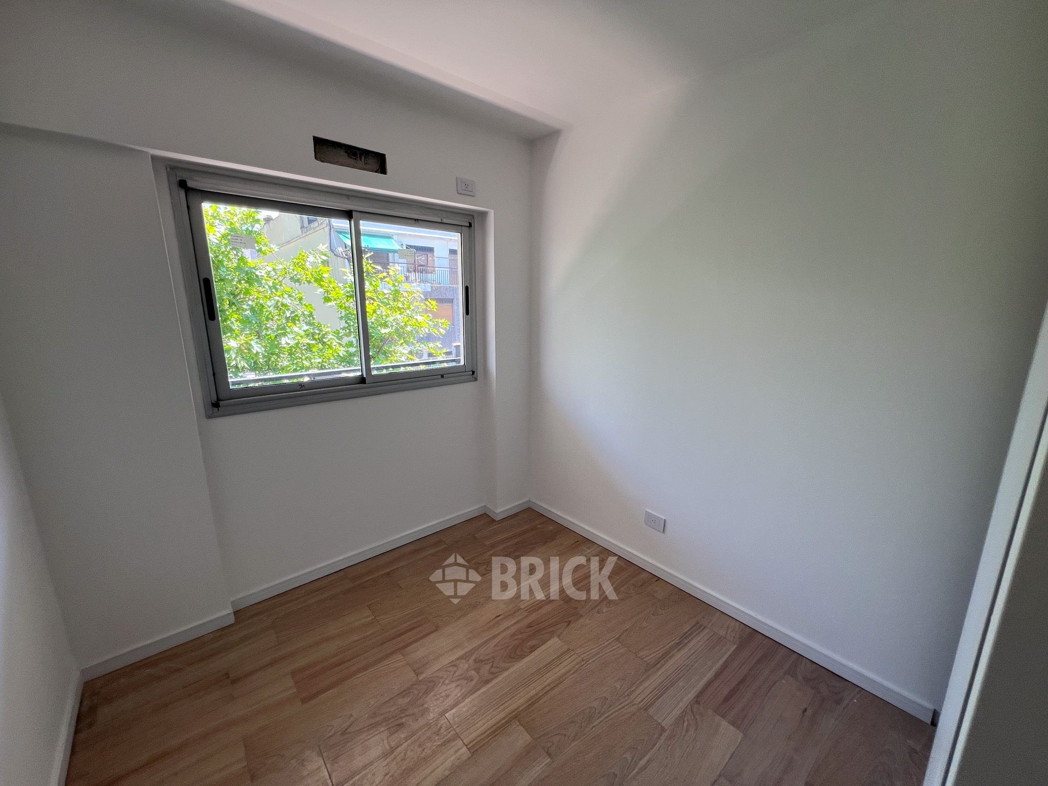 ALVAREZ, JULIAN al 700 Piso 6 14