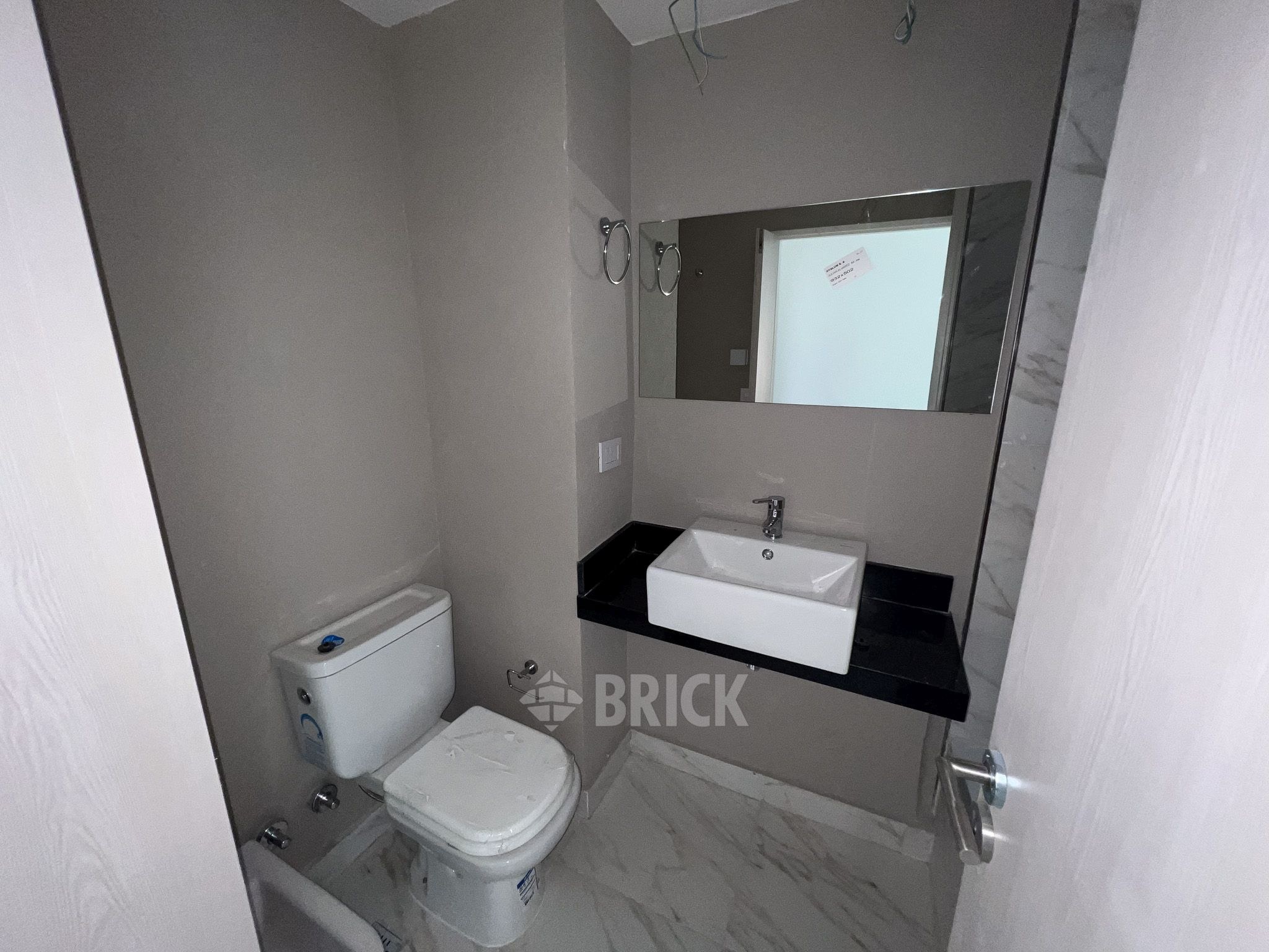 ALVAREZ, JULIAN al 700 Piso 6 18