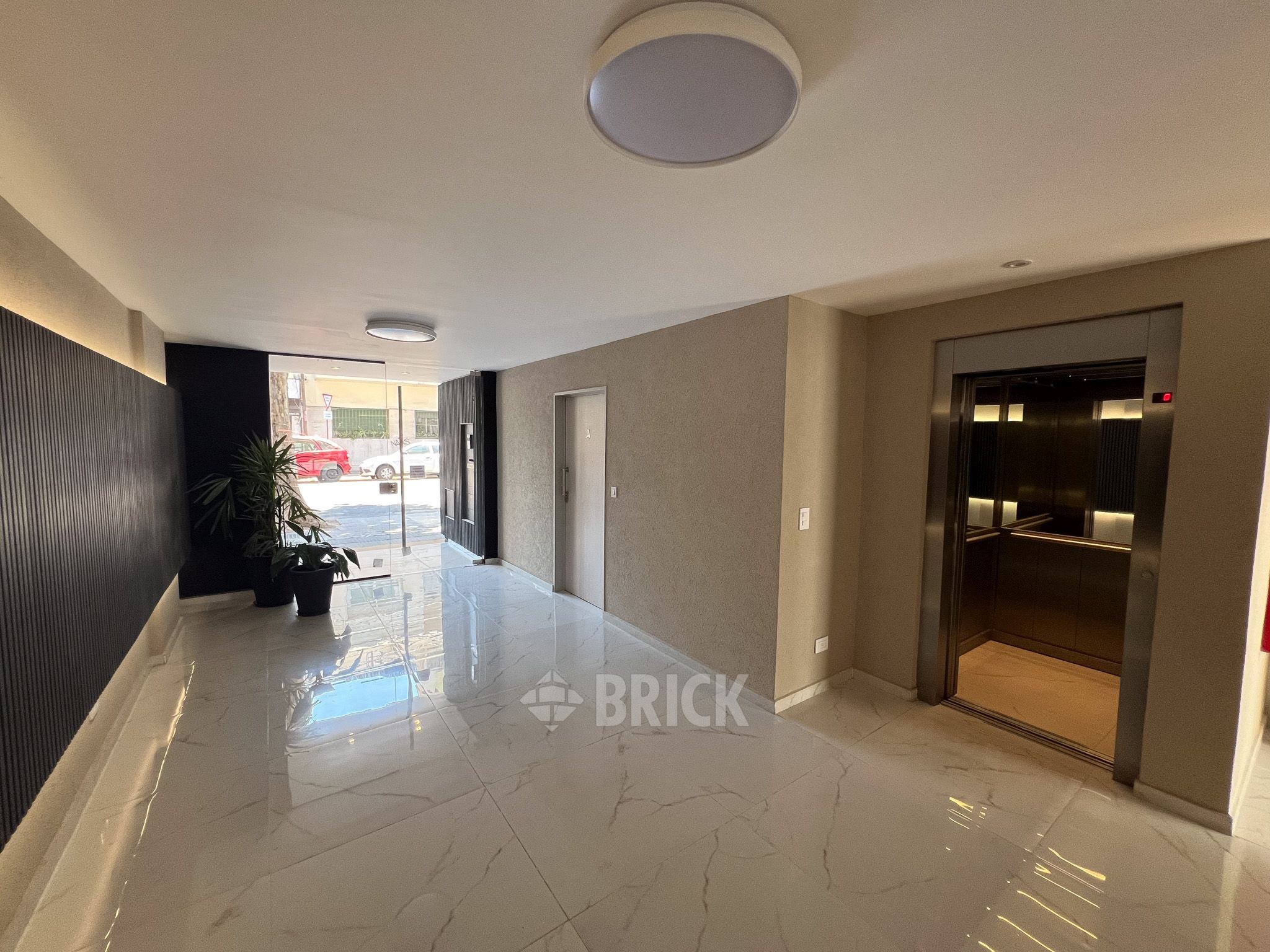 ALVAREZ, JULIAN al 700 Piso 6 26