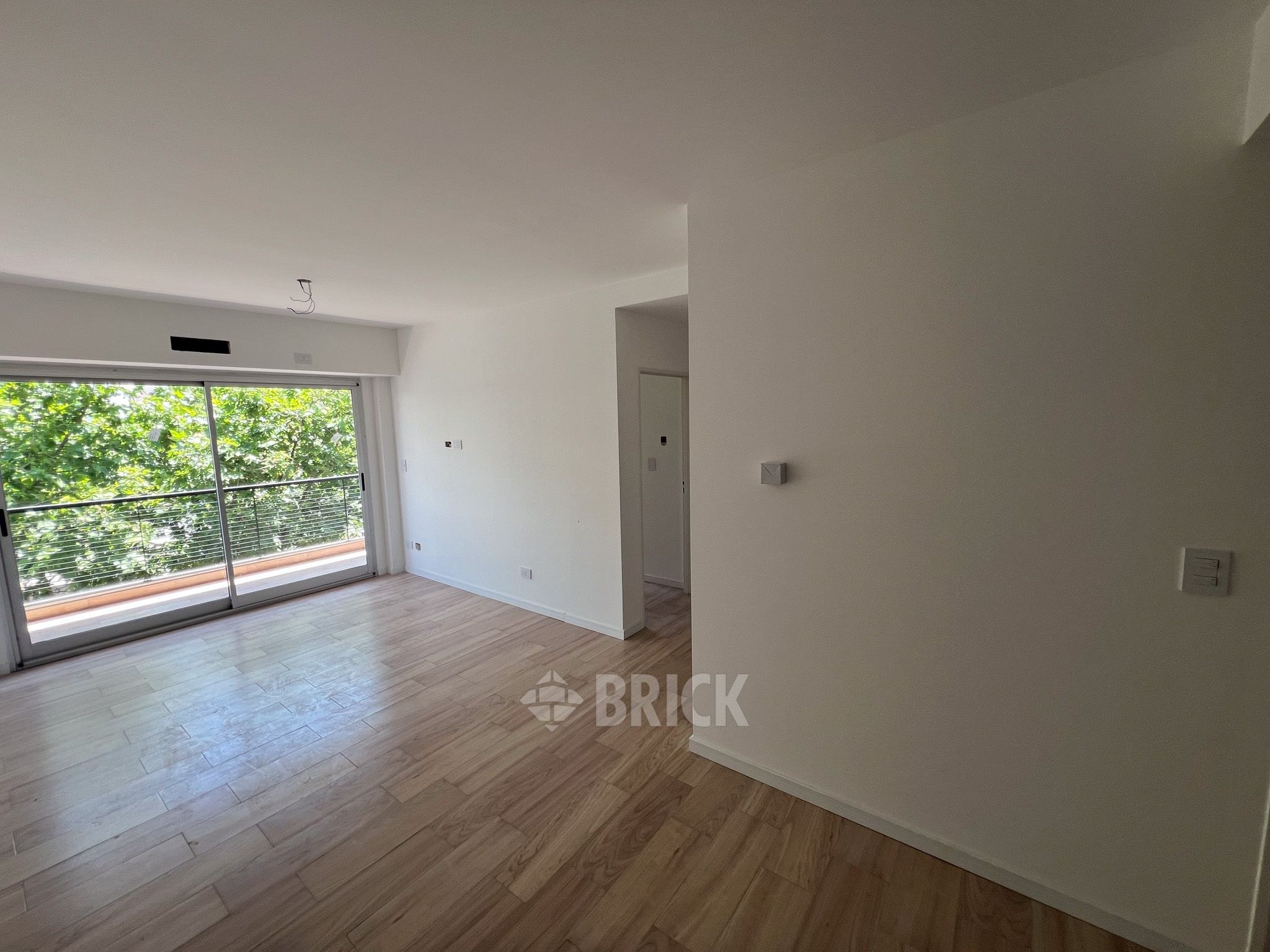 ALVAREZ, JULIAN al 700 Piso 6 3