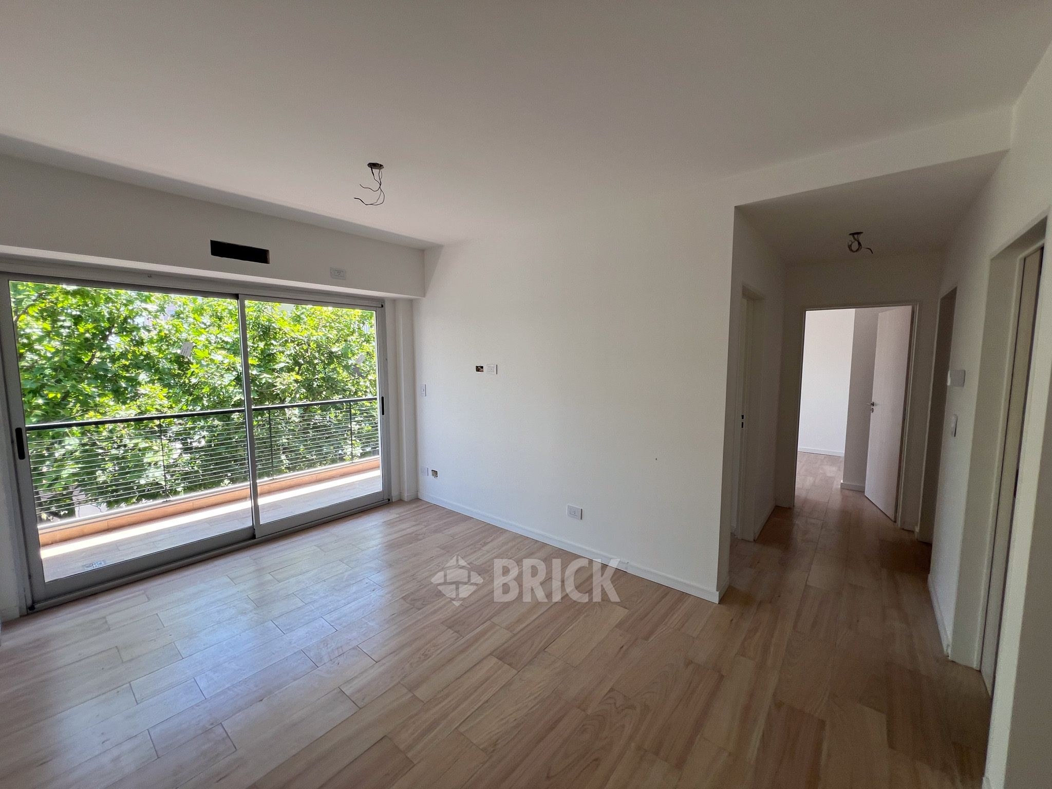 ALVAREZ, JULIAN al 700 Piso 6 4