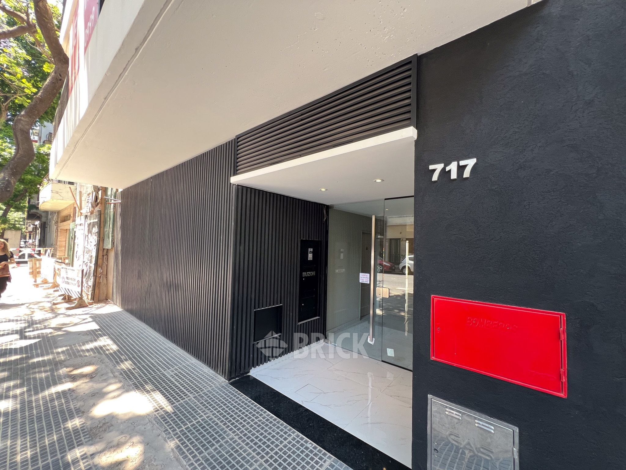 ALVAREZ, JULIAN al 700 Piso 6 25