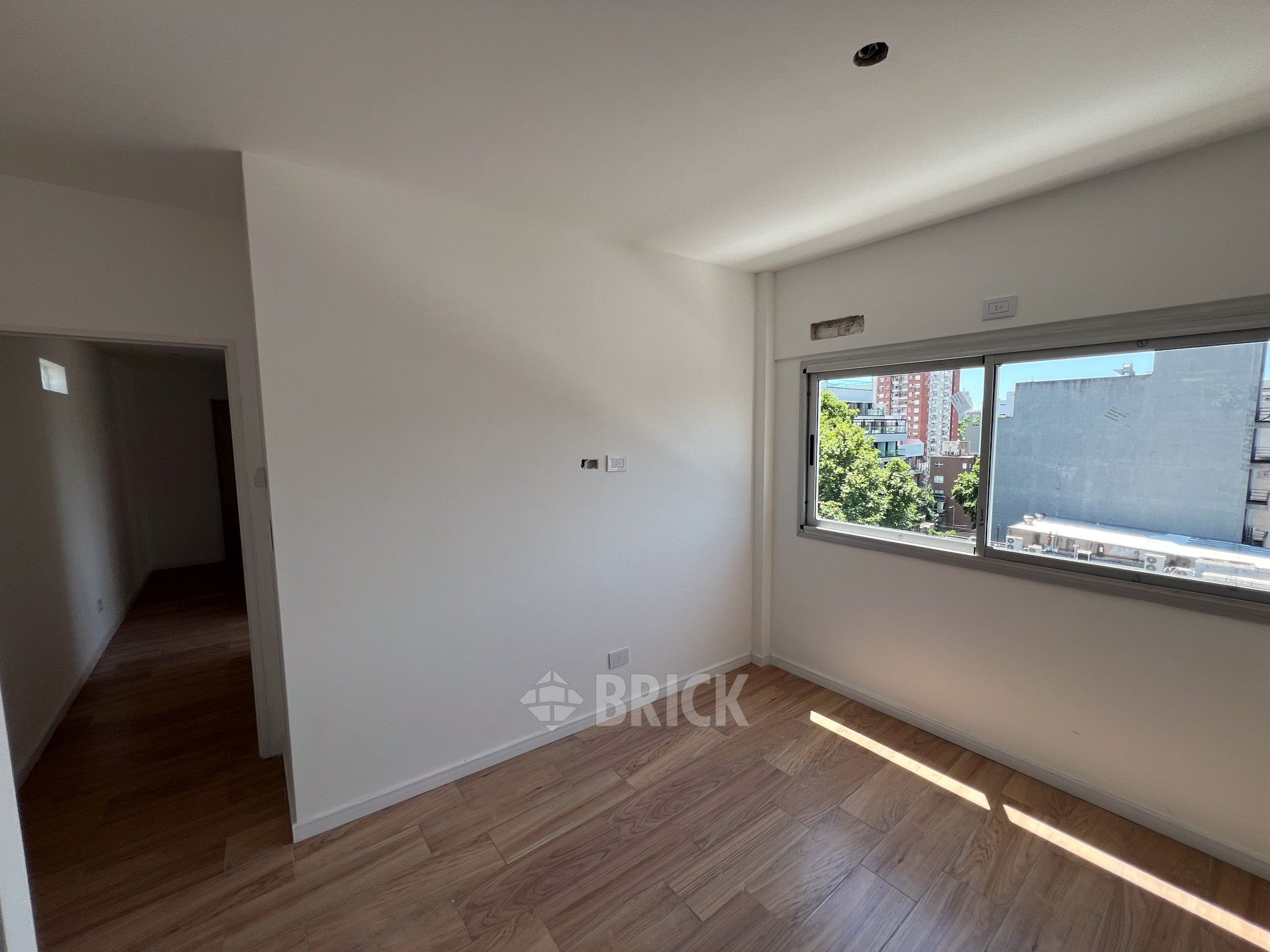 ALVAREZ, JULIAN al 700 Piso 8 16