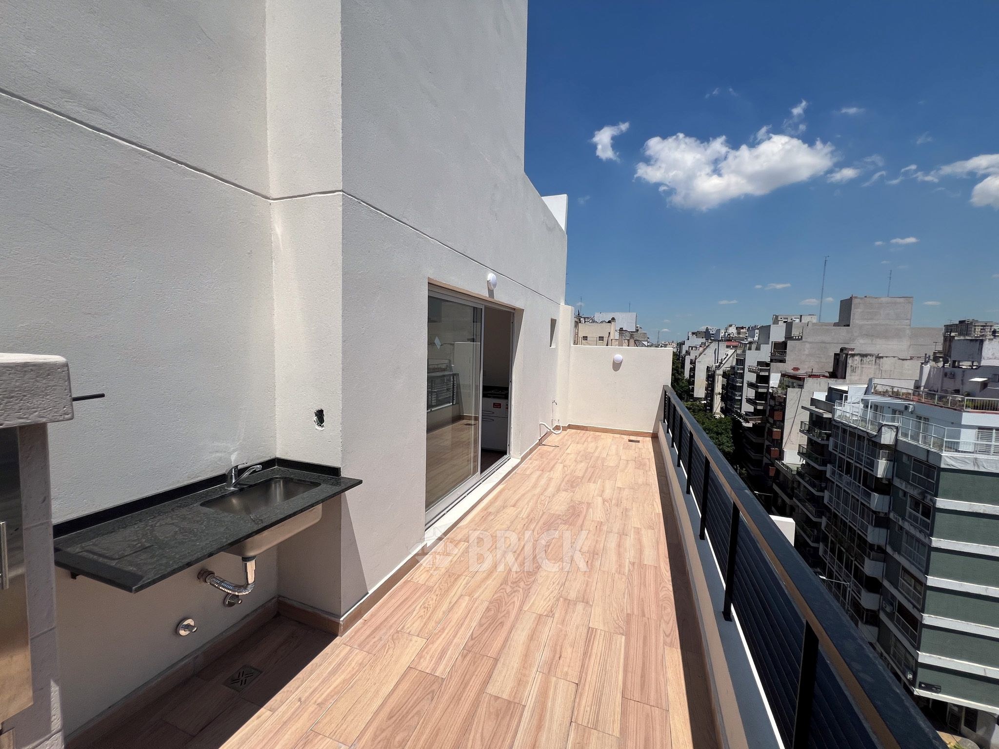 ALVAREZ, JULIAN al 700 Piso 8 21