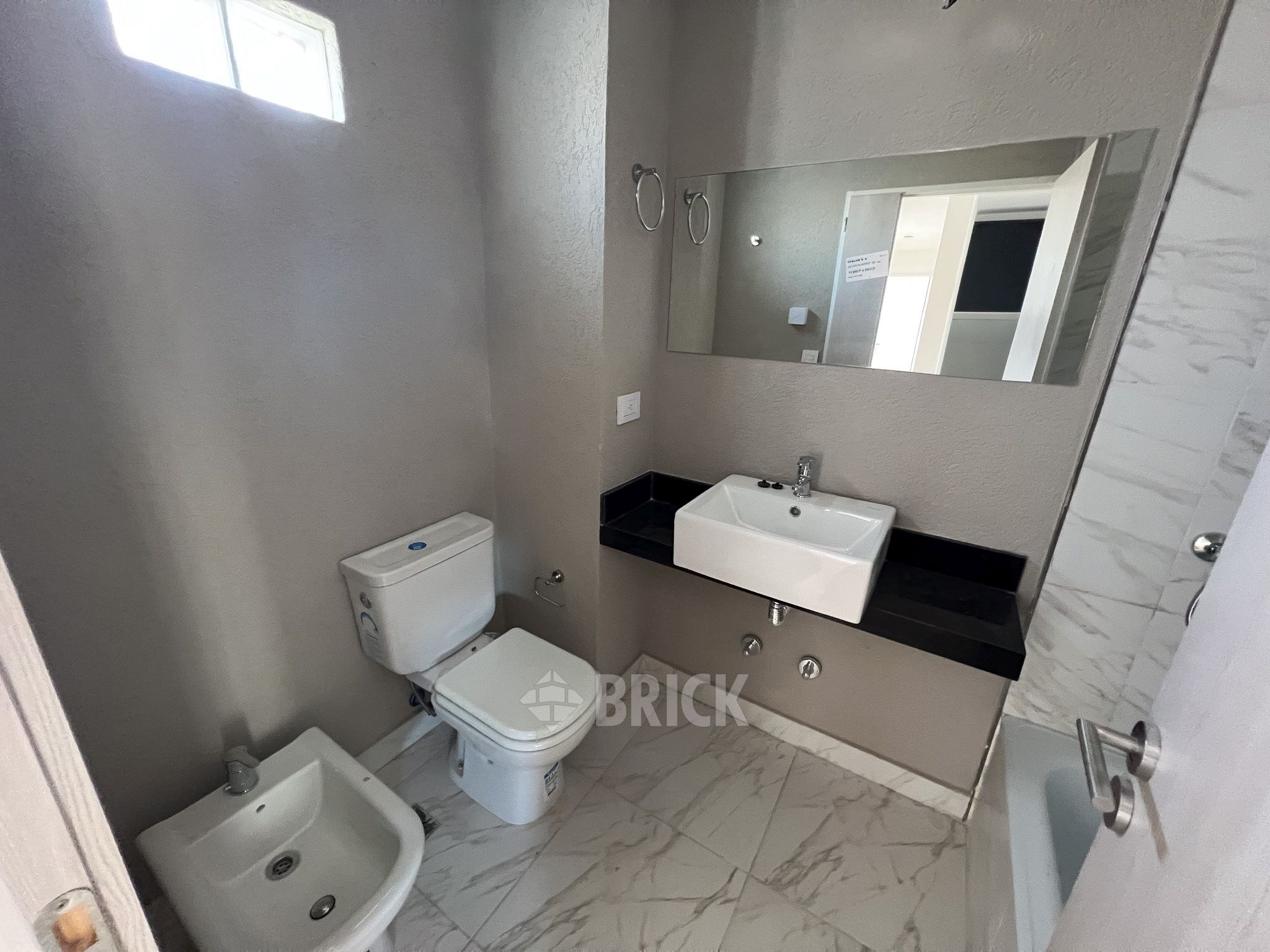 ALVAREZ, JULIAN al 700 Piso 9 10