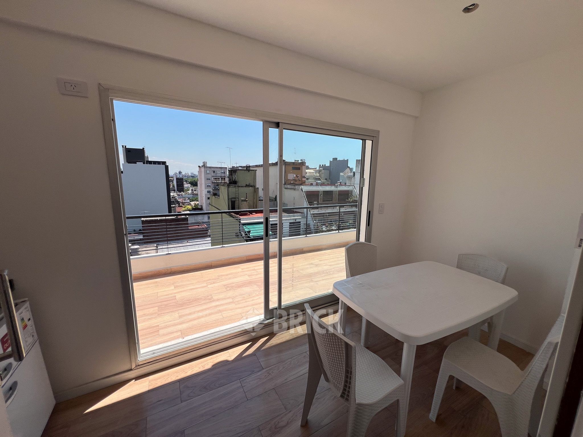 ALVAREZ, JULIAN al 700 Piso 9 17