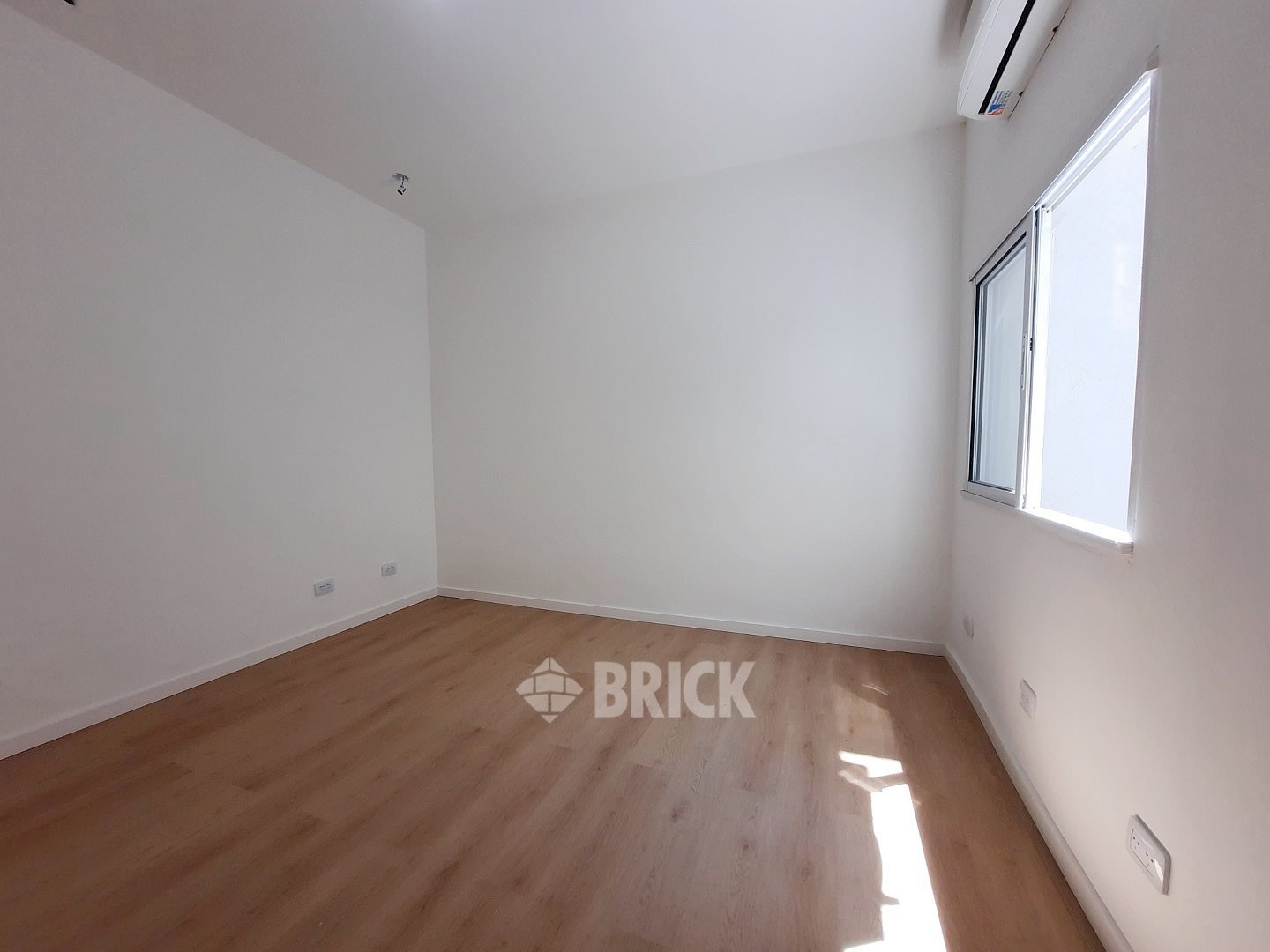 ESPINOSA al 1500 Piso PB 14