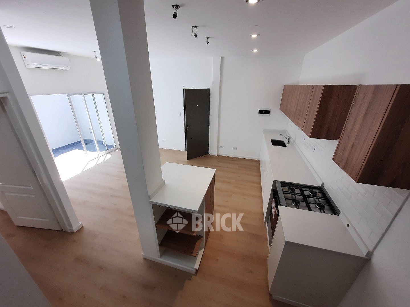 ESPINOSA al 1500 Piso PB 21