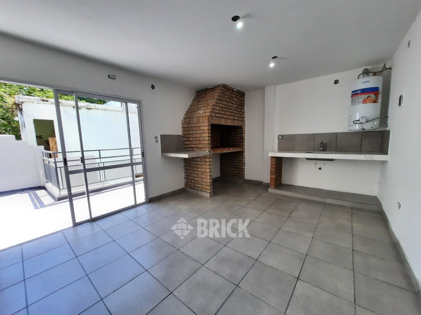 ESPINOSA al 1500 Piso PB 23