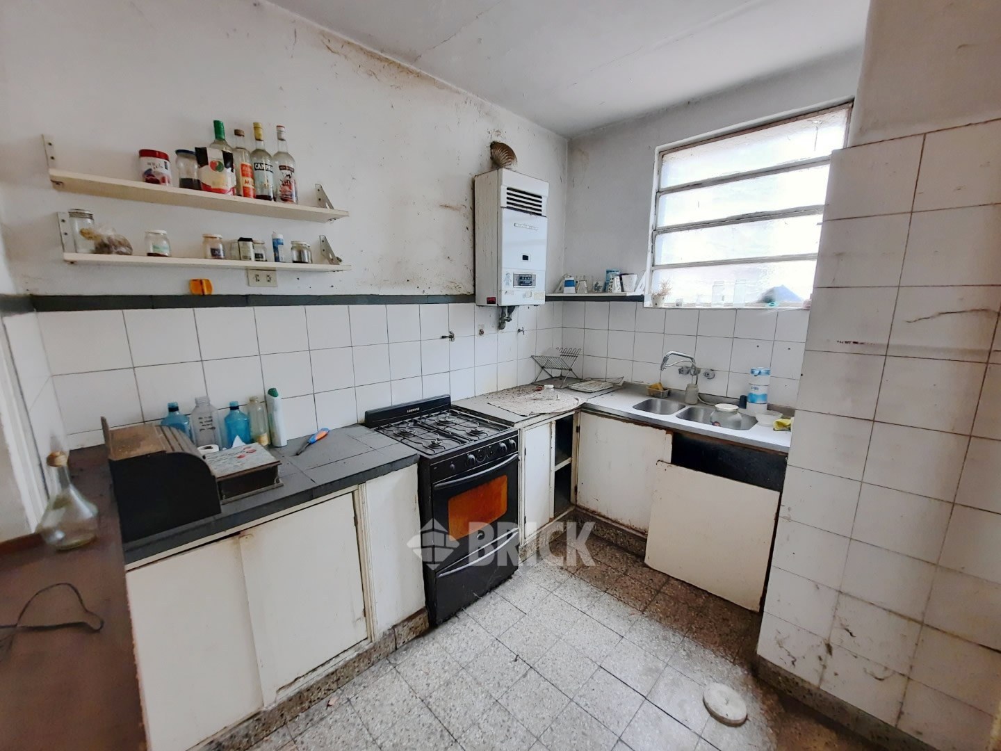 ALVAREZ THOMAS, AV. al 700 58