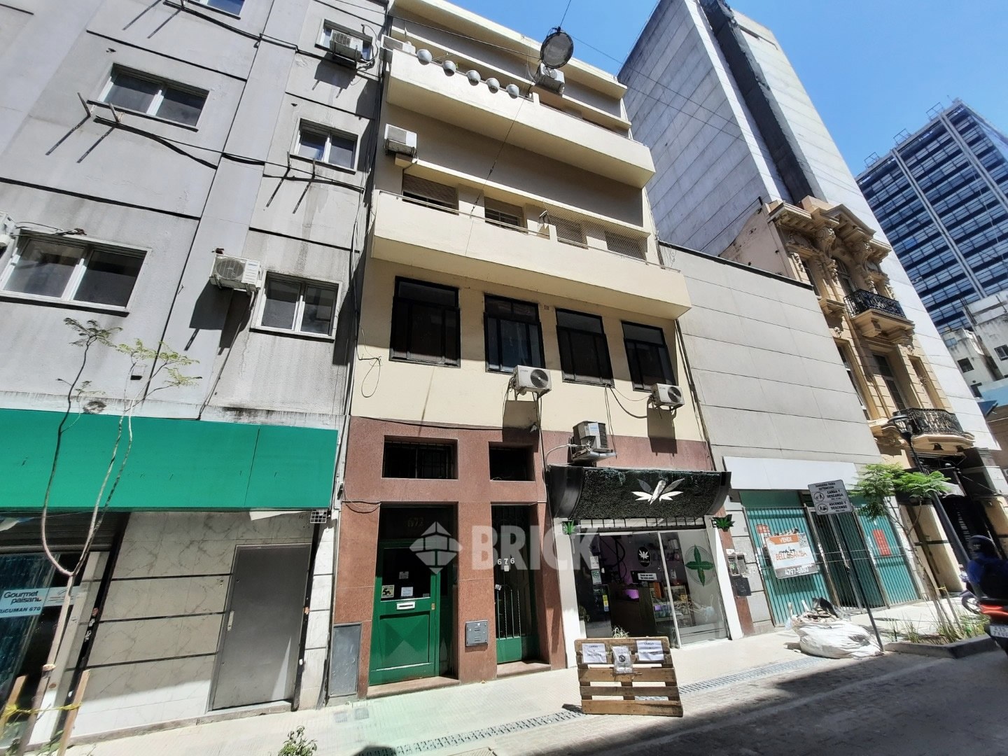 TUCUMAN al 600 Piso PB 30