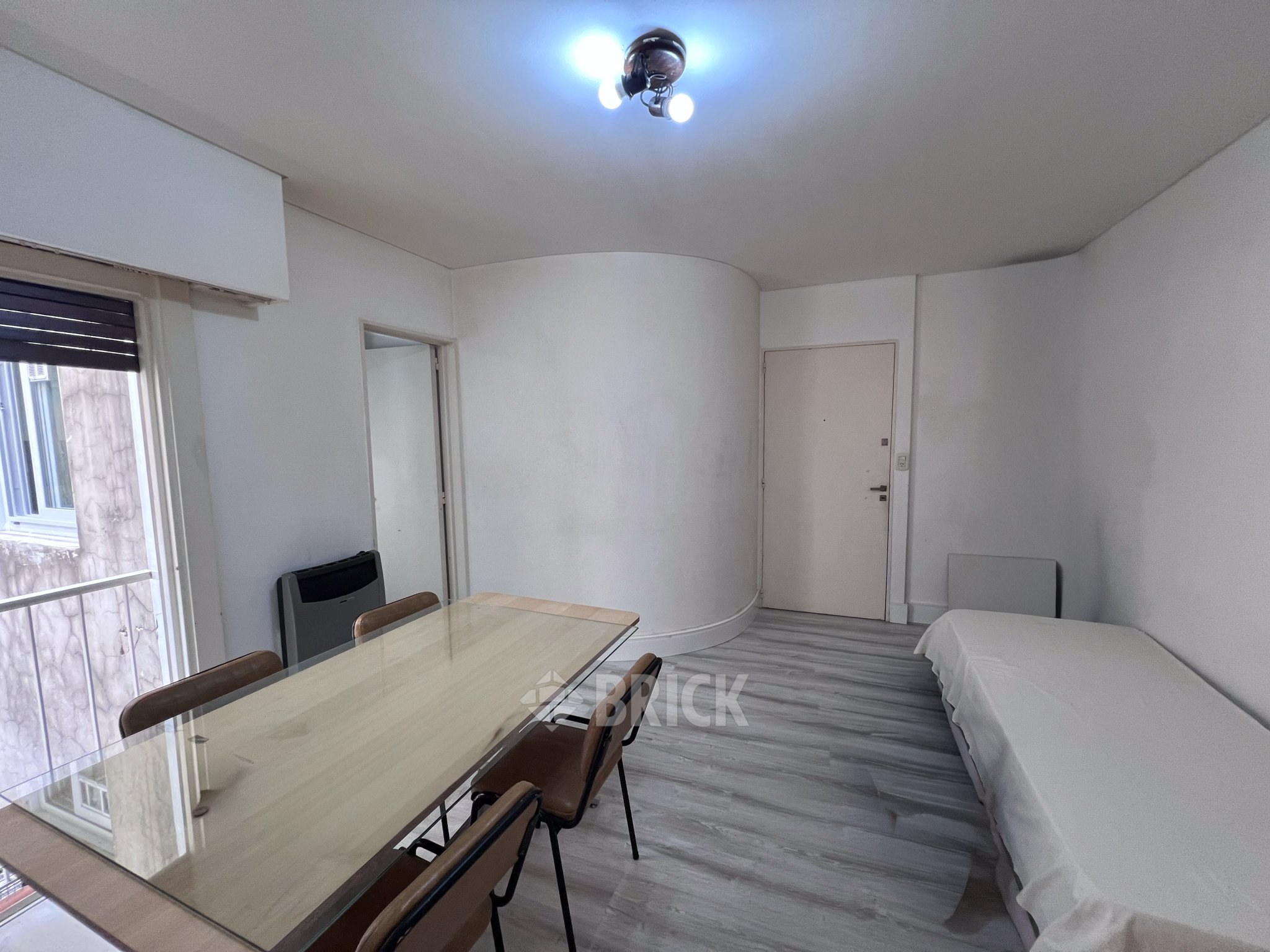 SALGUERO, JERONIMO al 300 Piso 5 3