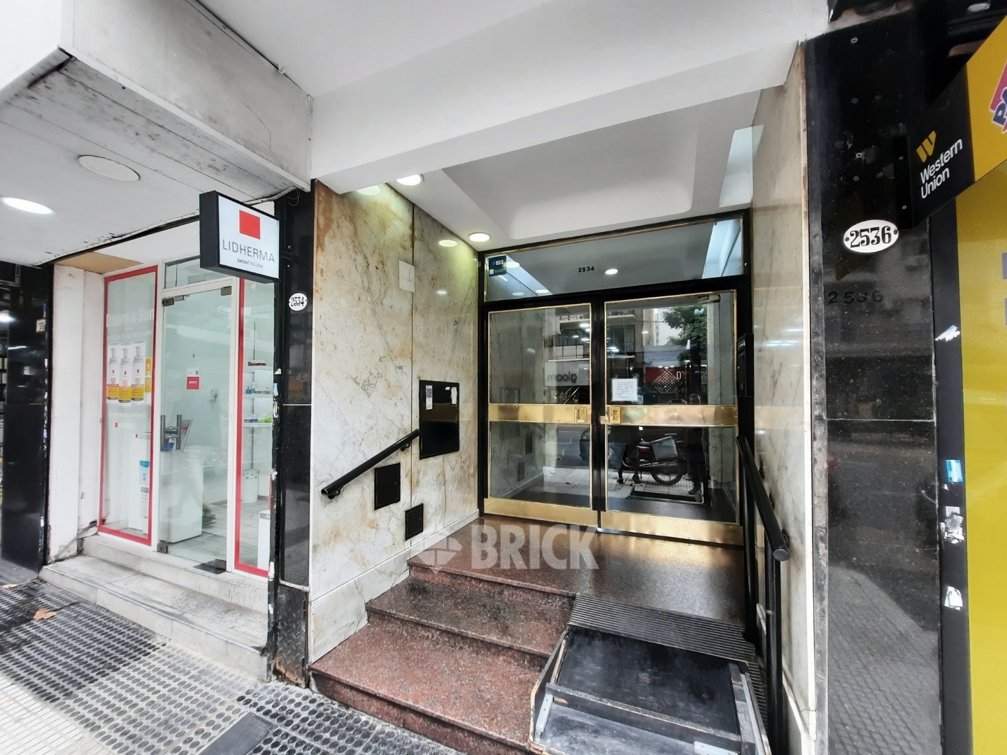 SANTA FE, AV. al 2500 Piso 3 23