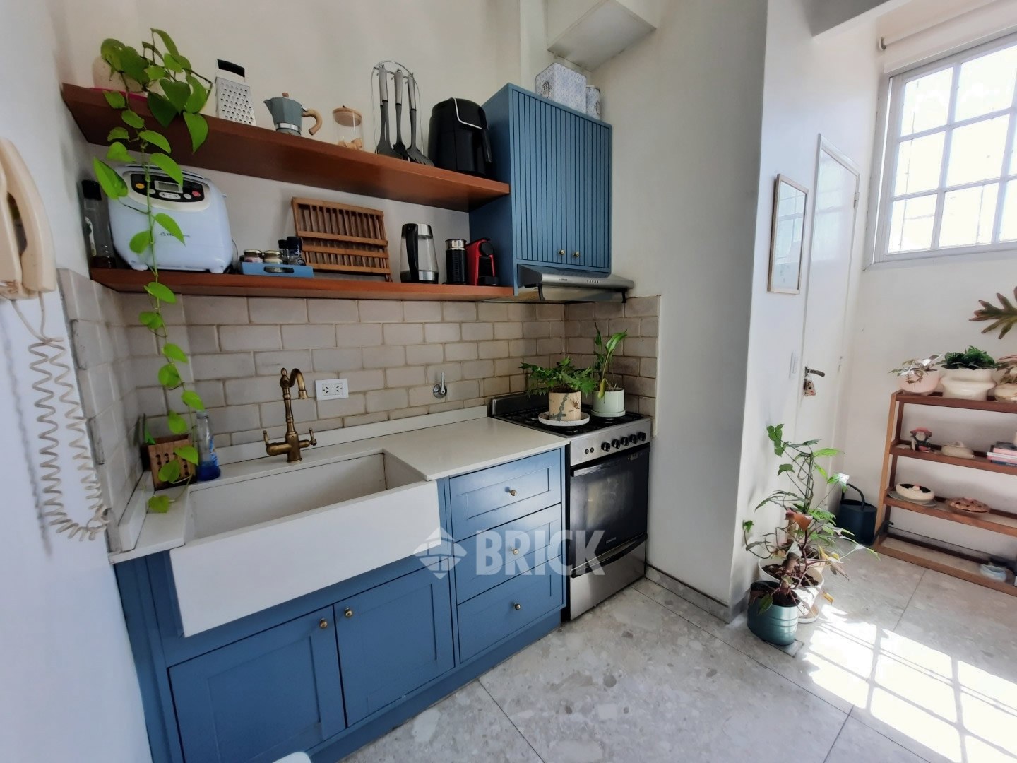 RIVADAVIA, AV. al 6200 Piso 2 28