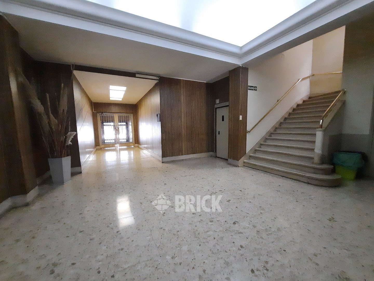 RIVADAVIA, AV. al 6200 Piso 2 37